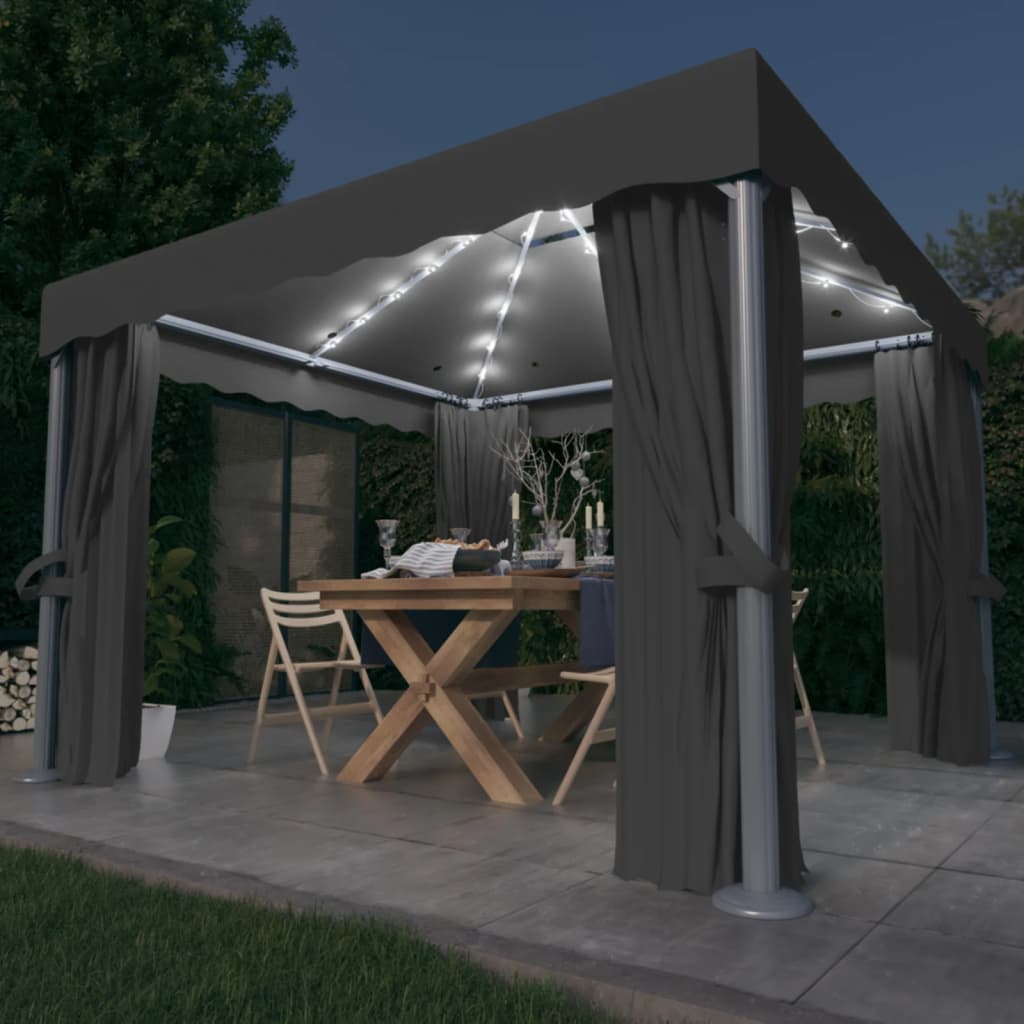Prieel Met Gordijn En Led-Lichtslinger Wit