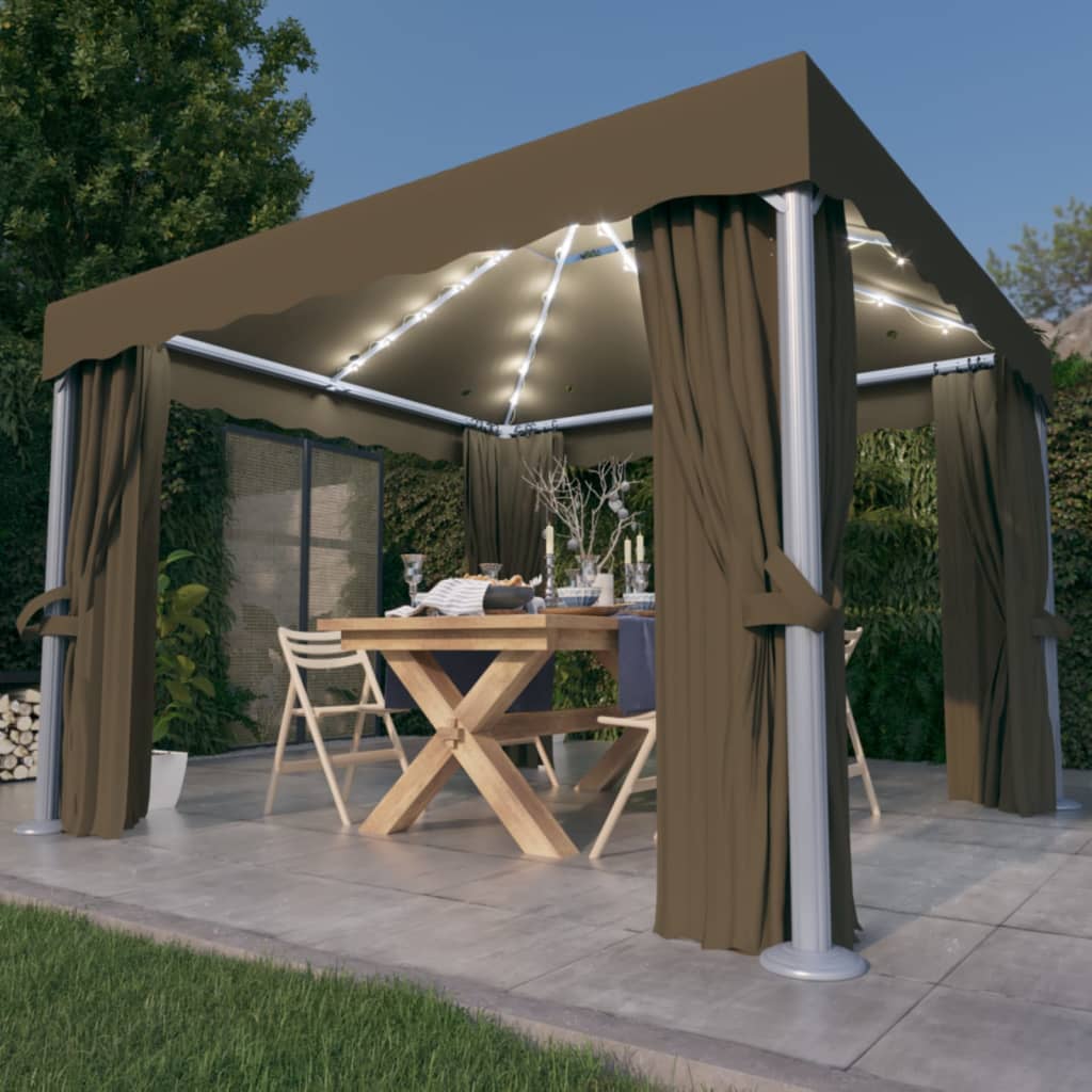 Prieel Met Gordijn En Led-Lichtslinger Wit