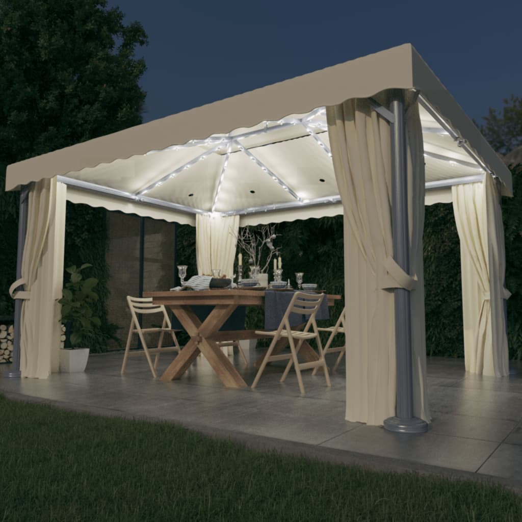 Prieel Met Gordijn En Led-Lichtslinger Wit