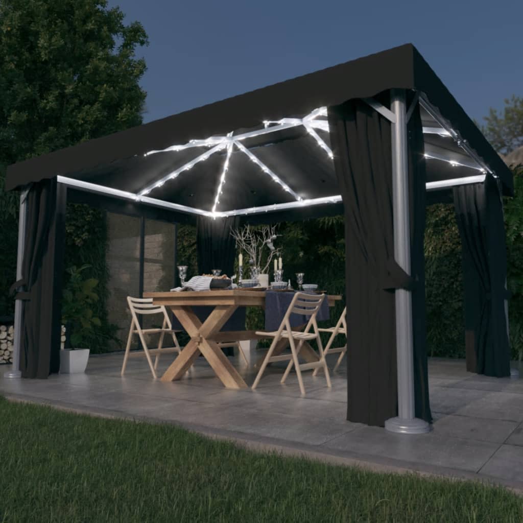 Prieel Met Gordijn En Led-Lichtslinger Wit