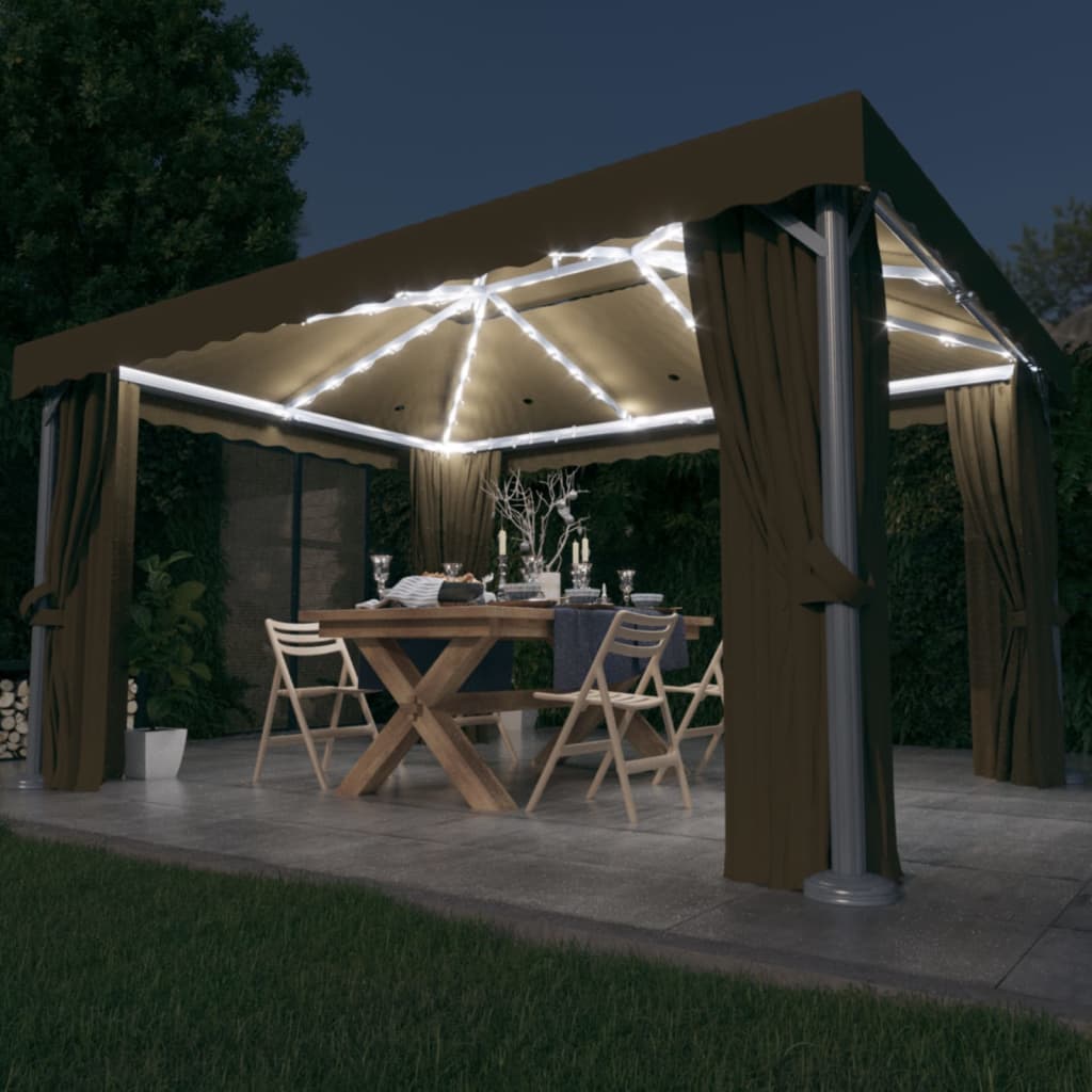 Prieel Met Gordijn En Led-Lichtslinger Wit